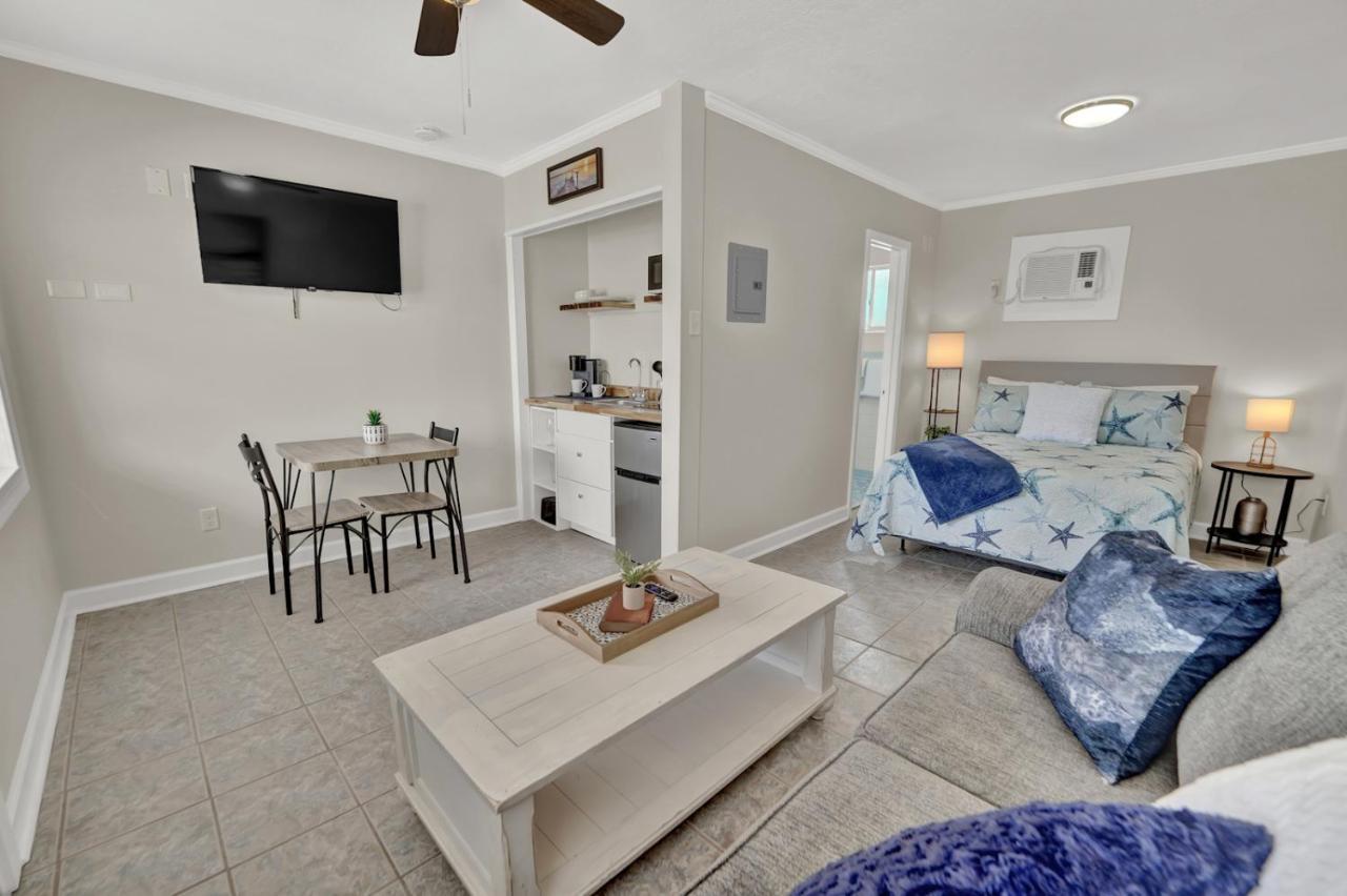 Sea Foam Suites Lower Grand Lagoon Exterior photo
