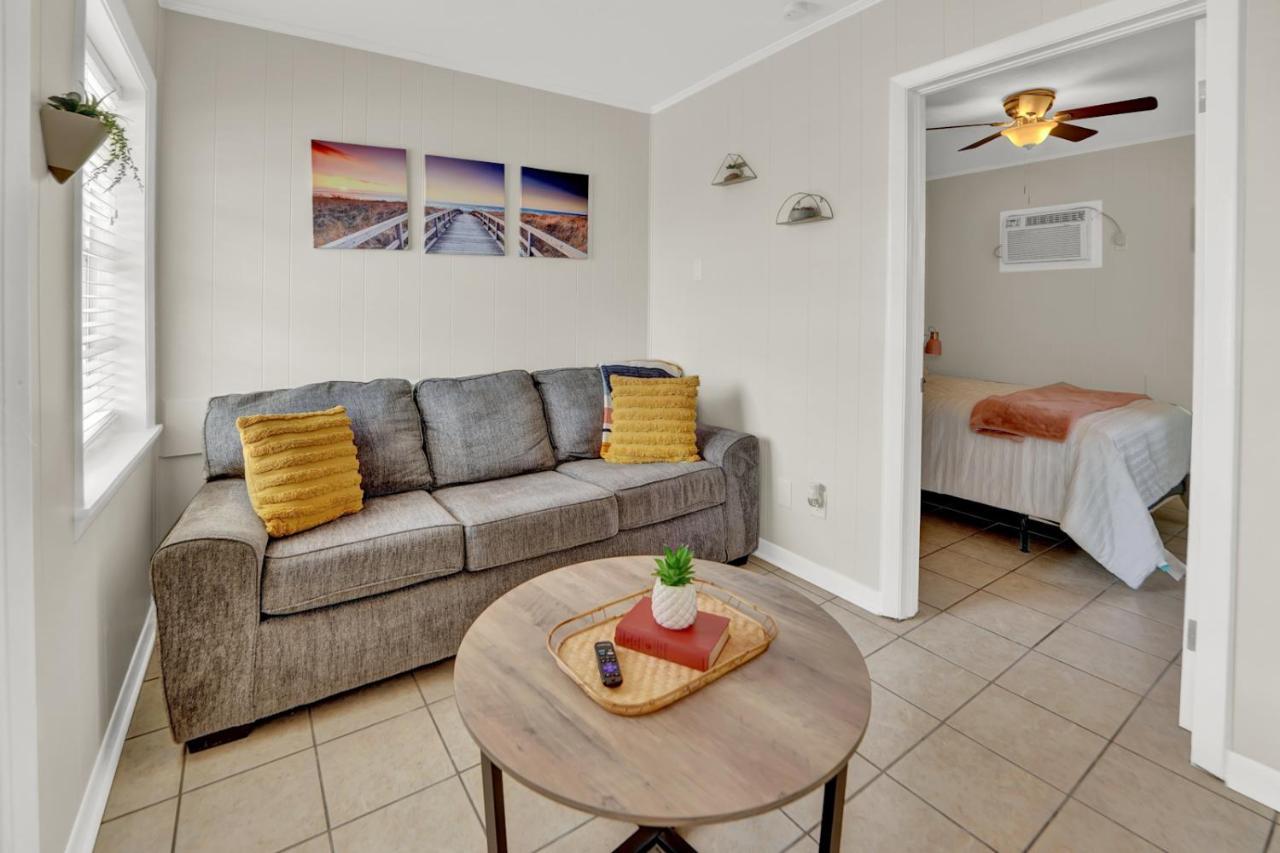 Sea Foam Suites Lower Grand Lagoon Exterior photo